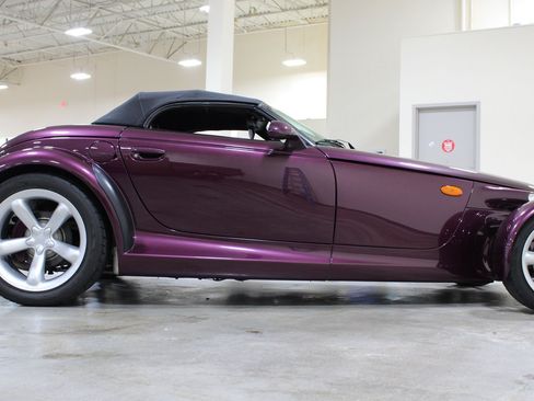 Used 1999 Plymouth Prowler RWD image 28