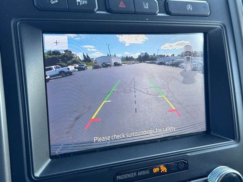 Used 2020 Ford Expedition XLT w/ Equipment Group 202A AWD/4WD image 12
