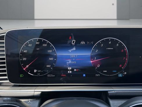 Used 2025 Mercedes-Benz GLS 450 4MATIC image 8