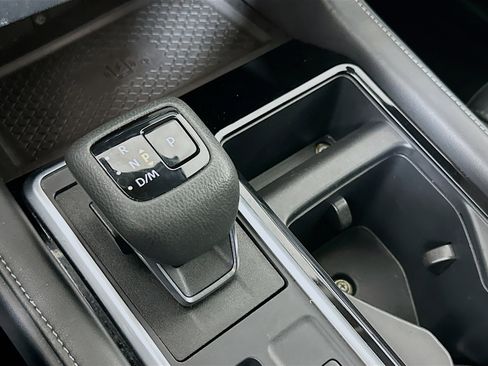 Used 2023 Nissan Pathfinder SL image 24