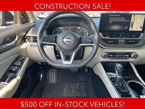 Used 2023 Nissan Altima 2.5 SL FWD image 14