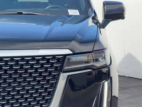 Certified 2023 Cadillac Escalade ESV Luxury image 9