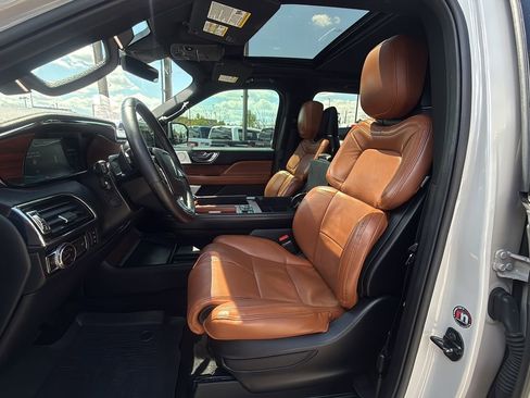 Used 2020 Lincoln Navigator Reserve w/ Equipment Group 208A Reserve AWD/4WD image 19