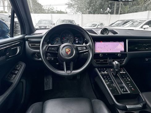 Used 2023 Porsche Macan image 24