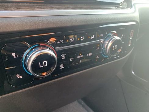 New 2026 GMC Sierra 1500 Elevation image 23