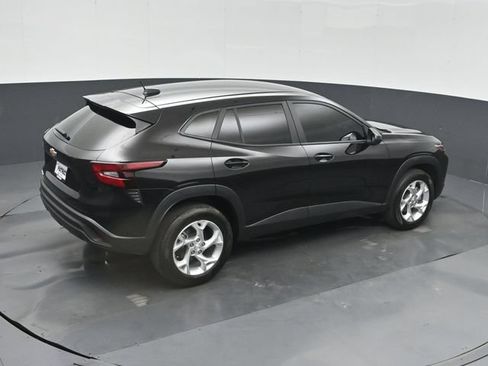 Used 2026 Chevrolet Trax LS w/ LS Convenience Package FWD image 42