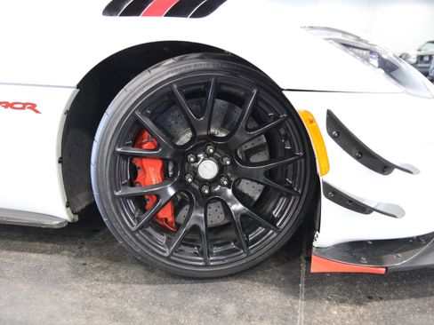 Used 2017 Dodge Viper ACR w/ Extreme Aero Package RWD image 11