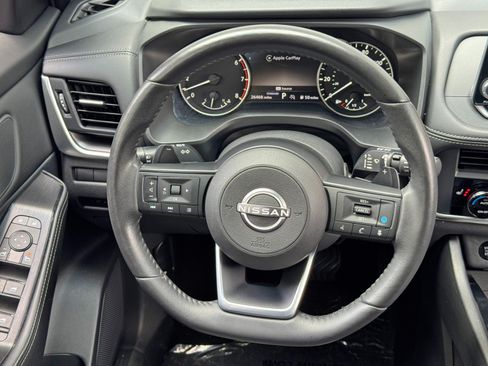 Used 2024 Nissan Rogue SV w/ SV Premium Package FWD image 19