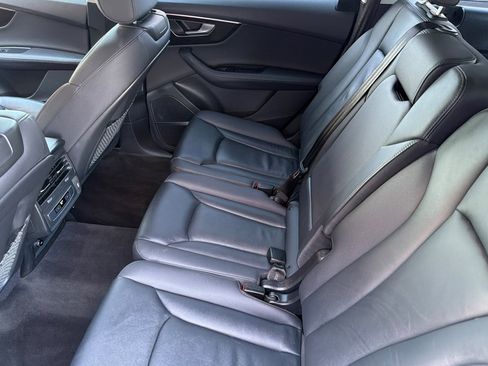 Used 2024 Audi Q7 3.0T Premium Plus image 12