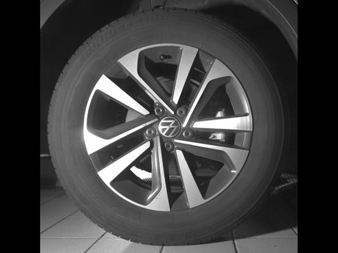 Used 2024 Volkswagen Tiguan S FWD image 28