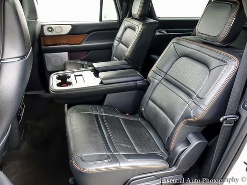 Used 2022 Lincoln Navigator L Black Label image 11