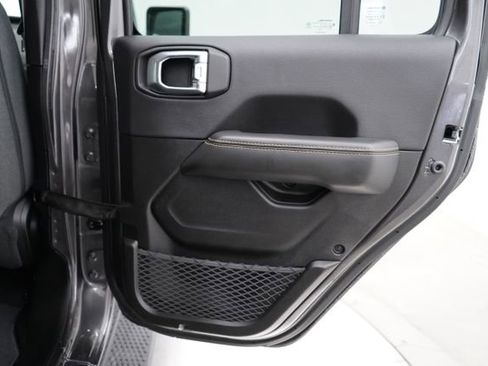 Used 2025 Jeep Wrangler Unlimited Sahara image 54