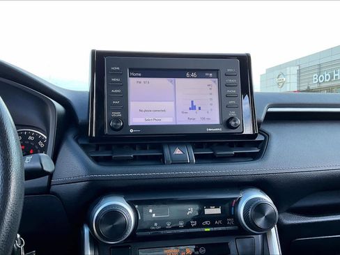 Used 2021 Toyota RAV4 LE image 28