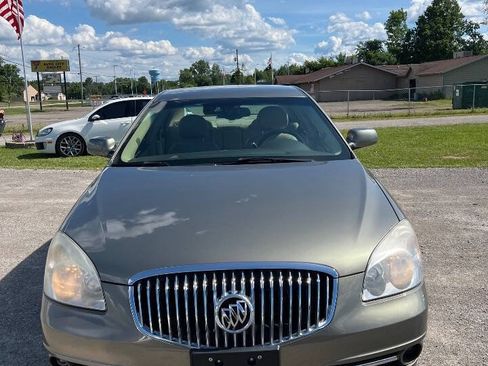 Used 2010 Buick Lucerne CXL FWD image 2