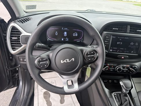 Used 2024 Kia Soul LX w/ Option Group 015 FWD image 17