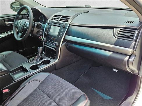 Used 2017 Toyota Camry SE FWD image 20