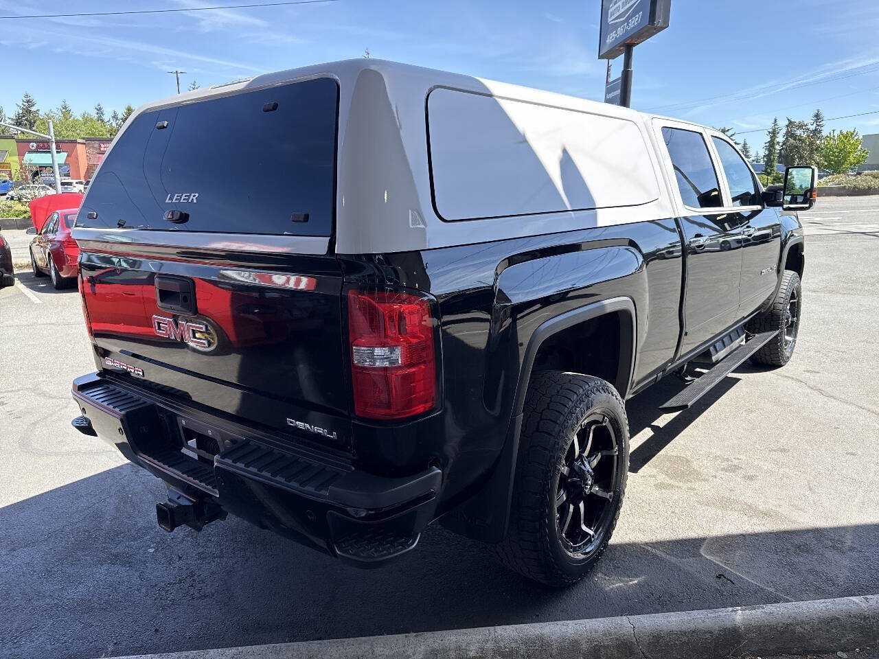 Used 2019 GMC Sierra 2500 Denali w/ Duramax Plus Package AWD/4WD image 10
