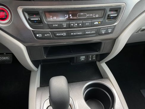 Certified 2018 Honda Pilot EX image 18