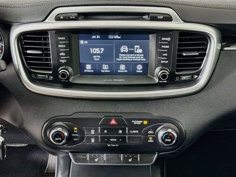 Used 2017 Kia Sorento AWD w/ LX Convenience Package image 23
