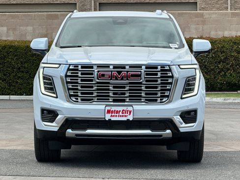 New 2026 GMC Yukon XL Denali w/ Denali Reserve Package AWD/4WD image 9
