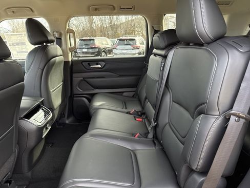 New 2026 Nissan Armada SV image 6