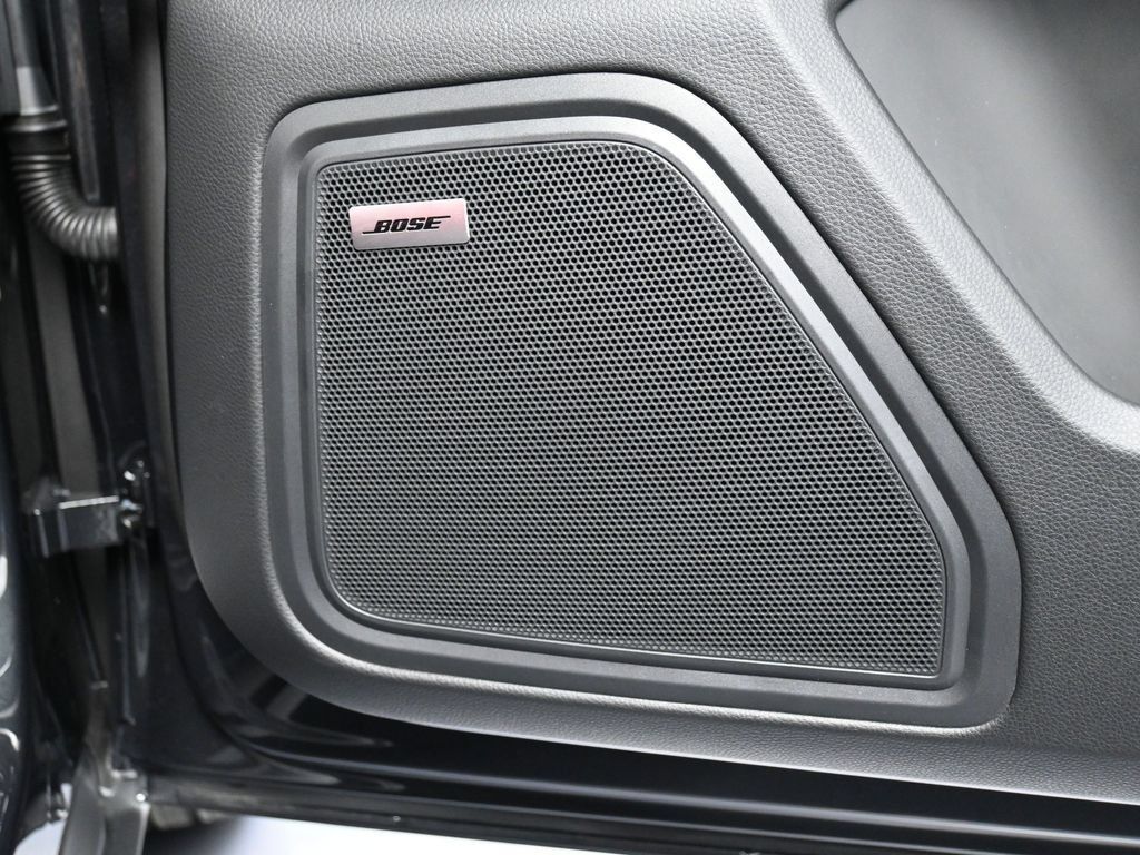 Certified 2026 Porsche Macan AWD/4WD image 30