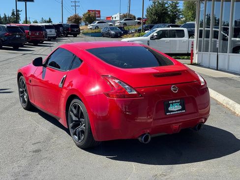 Used 2016 Nissan 370Z Coupe RWD image 3
