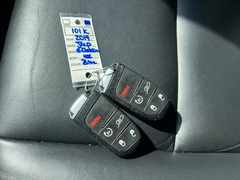 Used 2019 Jeep Grand Cherokee Limited image 49