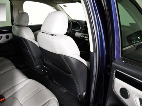 Certified 2025 Honda Pilot Touring image 45