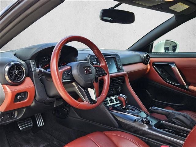 Used 2021 Nissan GT-R Premium AWD/4WD image 14