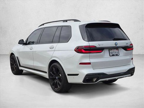 Used 2025 BMW X7 xDrive40i w/ M Sport Package AWD/4WD image 8