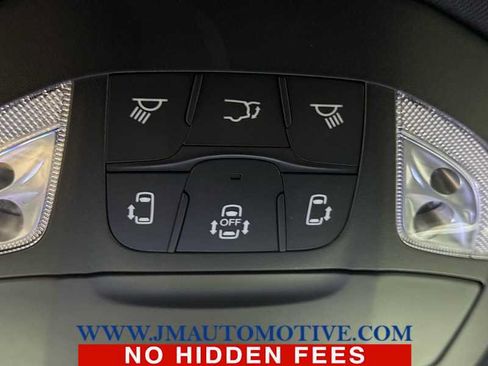 Used 2024 Chrysler Pacifica Touring-L w/ S Appearance Package AWD/4WD image 40
