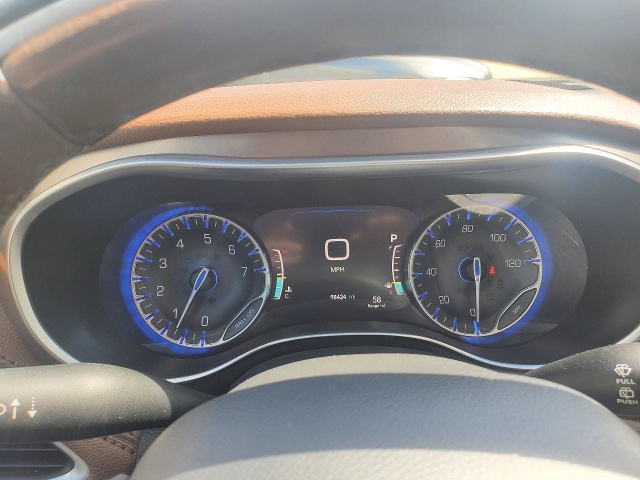 Used 2017 Chrysler Pacifica Limited FWD image 21