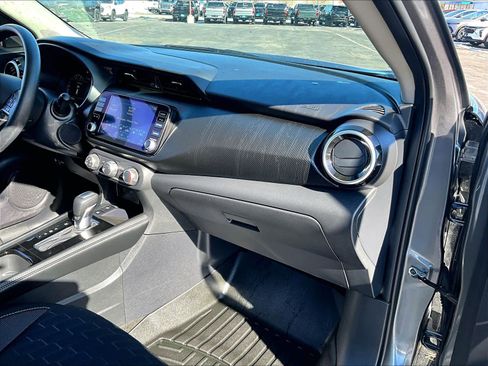 Used 2024 Nissan Kicks SV image 13