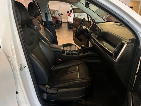 Used 2024 Kia Sorento S image 37