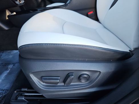 Certified 2022 Toyota Prius Limited w/ Premium Convenience Package image 18