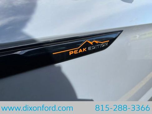 Used 2025 Volkswagen Atlas Peak Edition SE AWD/4WD image 10