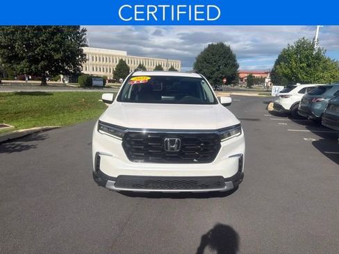 Certified 2025 Honda Pilot Touring image 8