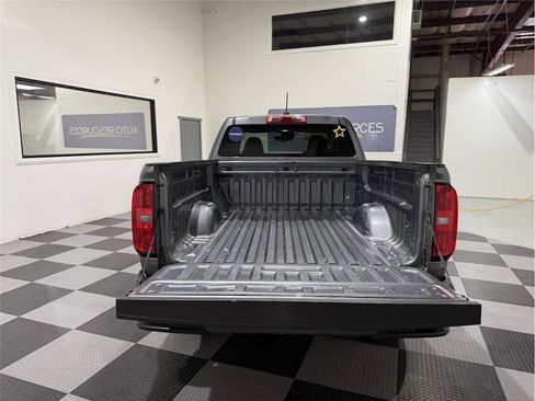 Used 2022 Chevrolet Colorado LT w/ Fleet Safety Package image 21