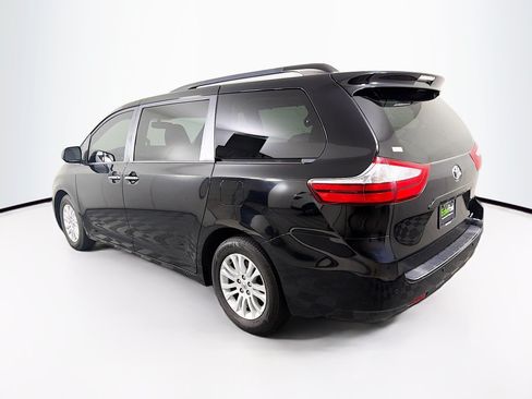 Used 2017 Toyota Sienna XLE w/ XLE Navigation Package FWD image 5
