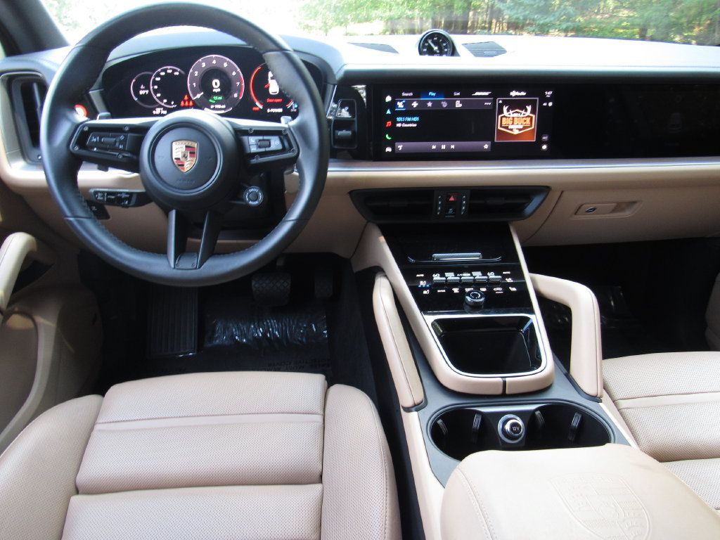 Certified 2025 Porsche Cayenne E-Hybrid AWD/4WD image 16