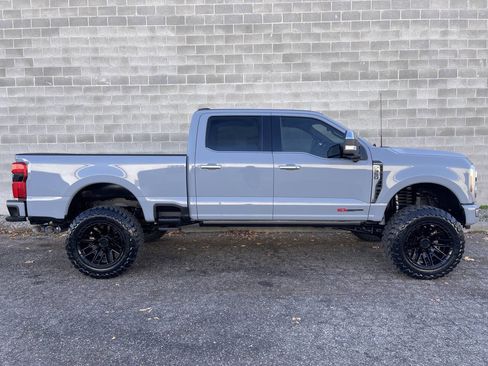 Used 2024 Ford F350 Platinum w/ Tremor Off-Road Package image 5