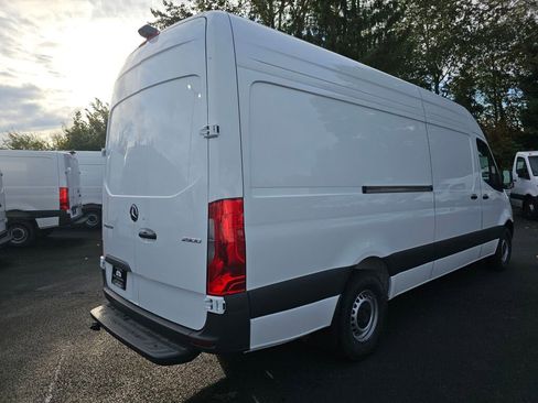 New 2025 Mercedes-Benz Sprinter 2500 image 6