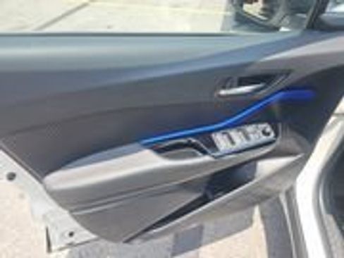 Used 2020 Toyota C-HR XLE FWD image 10