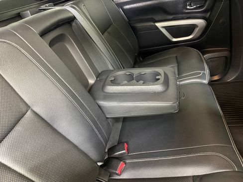 Used 2018 Nissan Titan PRO-4X w/ Pro-4x Convenience Package AWD/4WD image 40