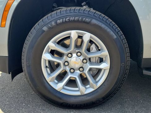 Used 2026 Chevrolet Tahoe LS RWD image 32