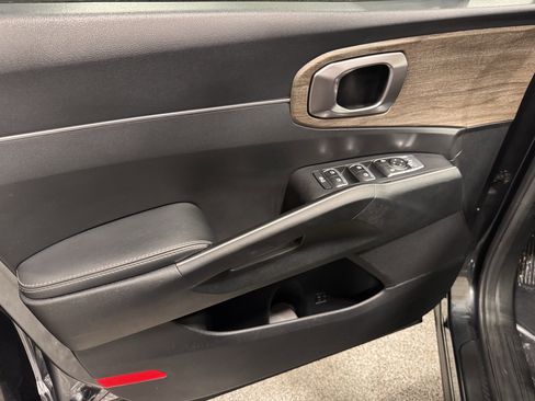 Used 2021 Kia Sorento EX image 23