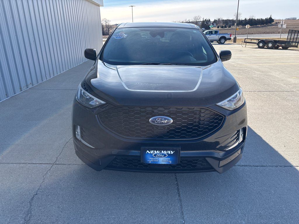 Certified 2024 Ford Edge ST-Line AWD/4WD image 3