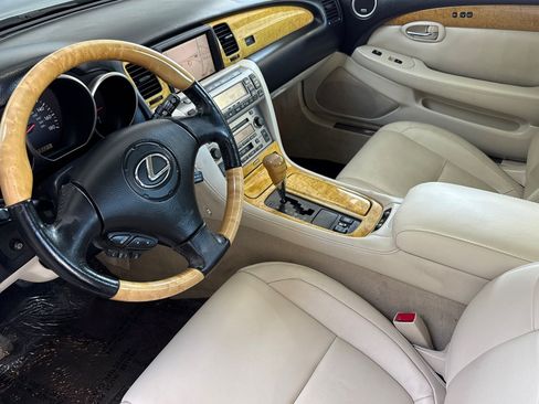 Used 2004 Lexus SC 430 Convertible RWD image 12