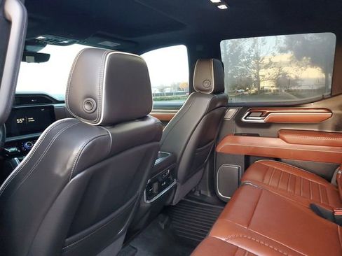 Used 2025 GMC Sierra 1500 Denali Ultimate image 10